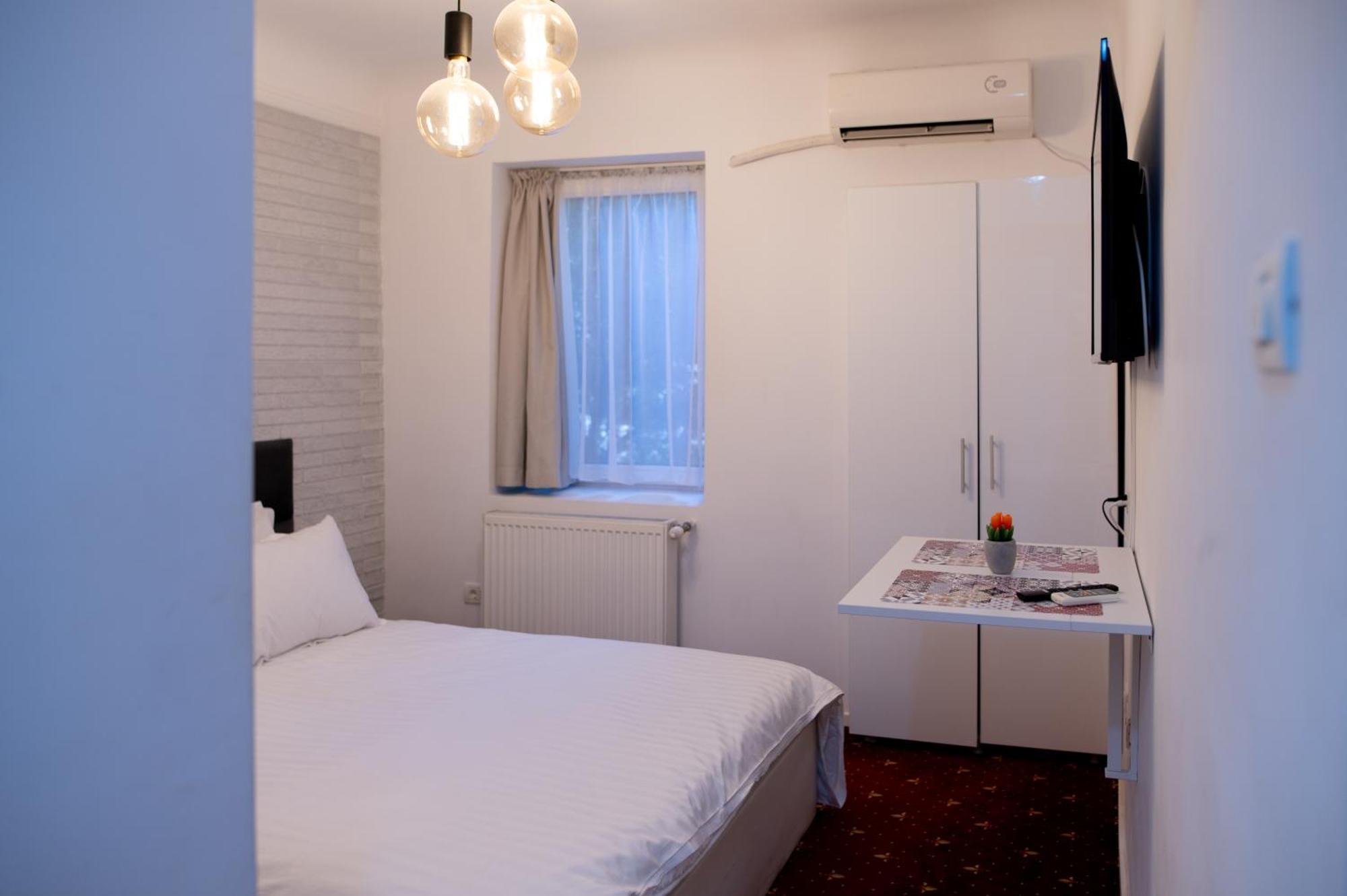 Moise House - Kosher Aparthotel Boekarest Buitenkant foto