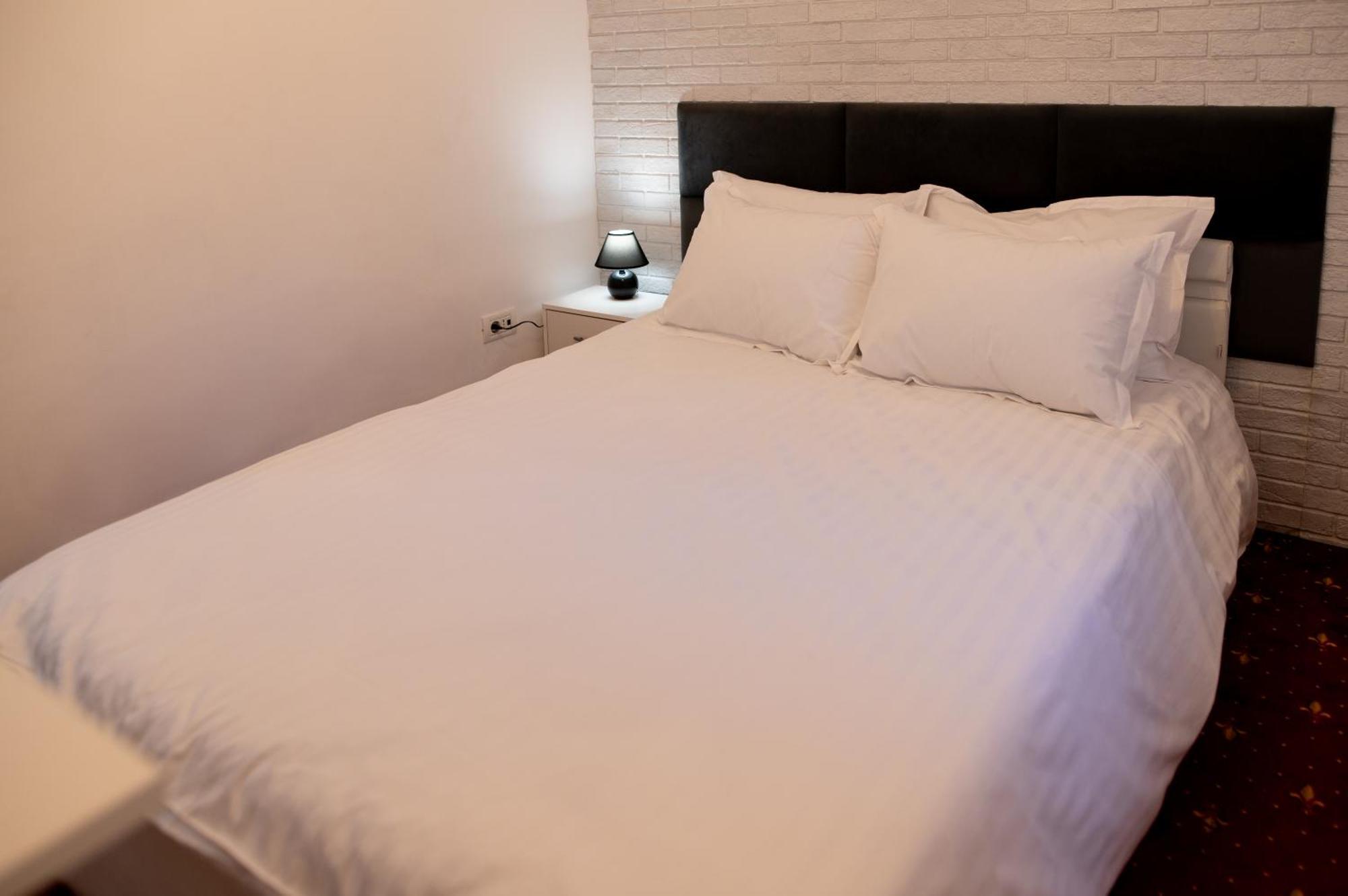 Moise House - Kosher Aparthotel Boekarest Buitenkant foto