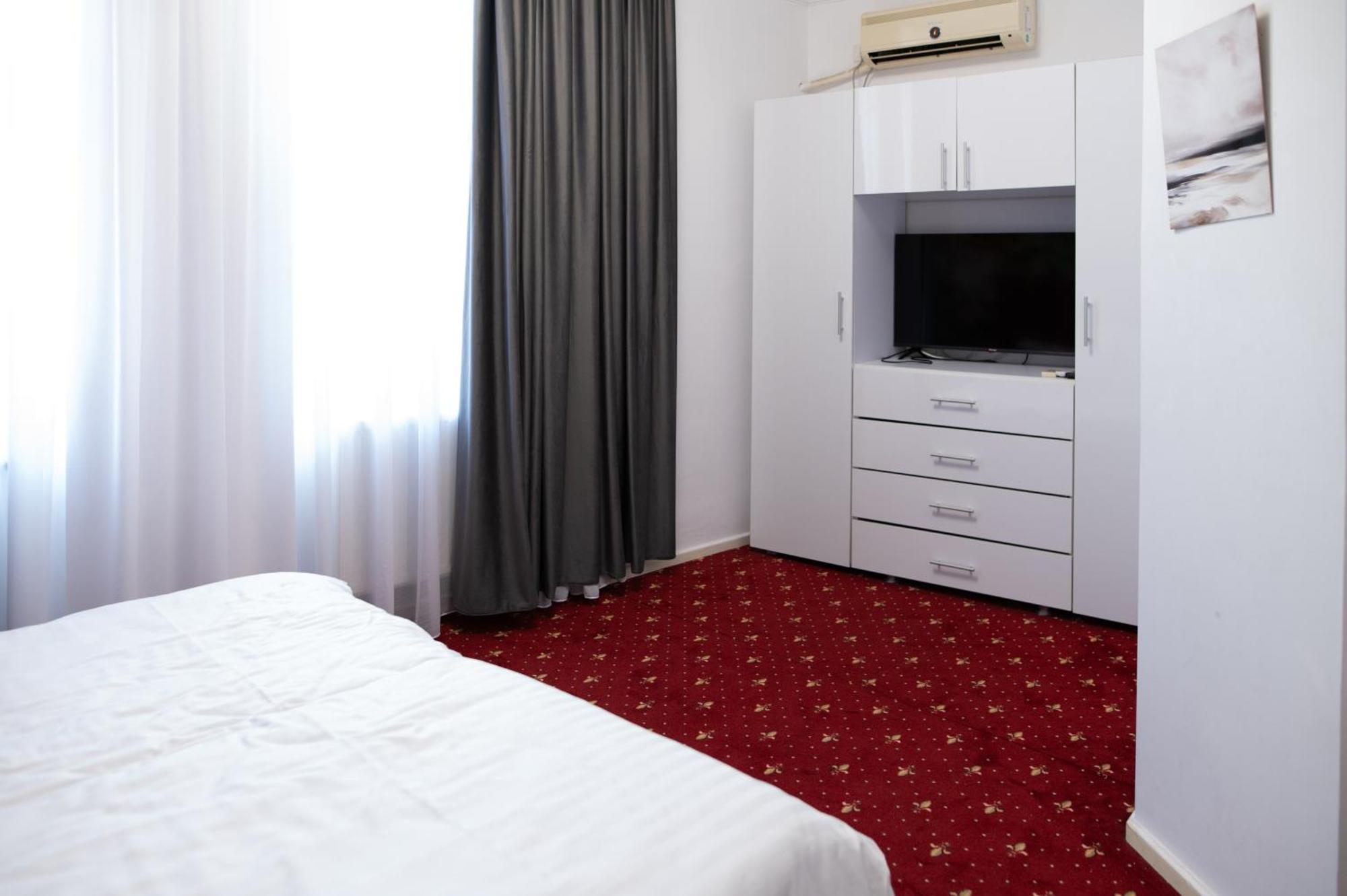 Moise House - Kosher Aparthotel Boekarest Buitenkant foto