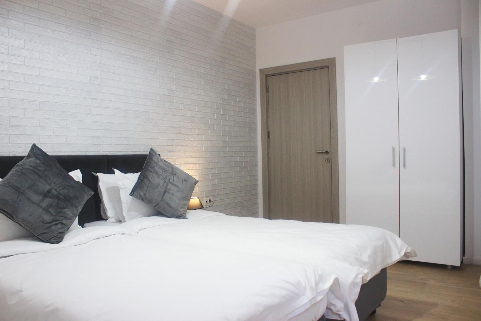 Moise House - Kosher Aparthotel Boekarest Buitenkant foto
